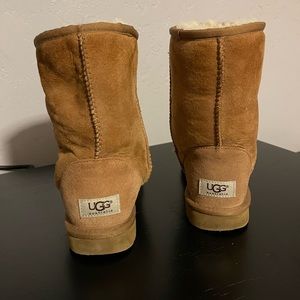 Classic short UGGS. Chestnut. Size 7